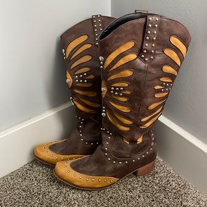 Embellished cowboy boots.    Size 38.